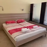 Апартамент Central Beach Apartament