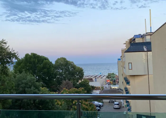 דירה Central Beach Apartament סאני ביץ'